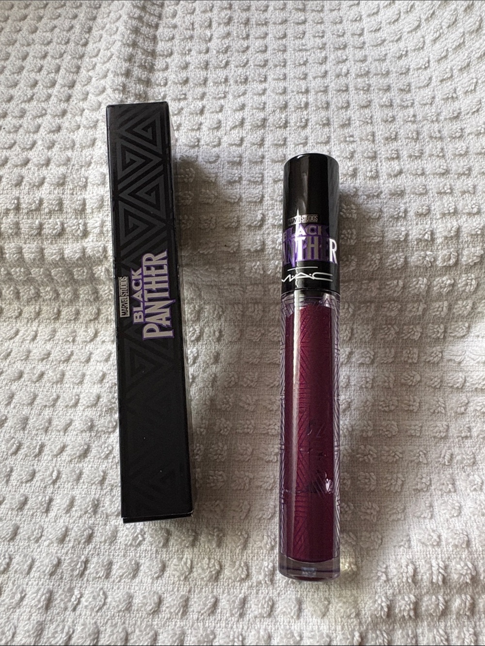 Mac Cosmetics Black Panther lipgloss - colour: thicker than water